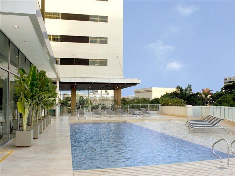 Estelar Alto Prado Барранкилья Экстерьер фото The pool at the rooftop