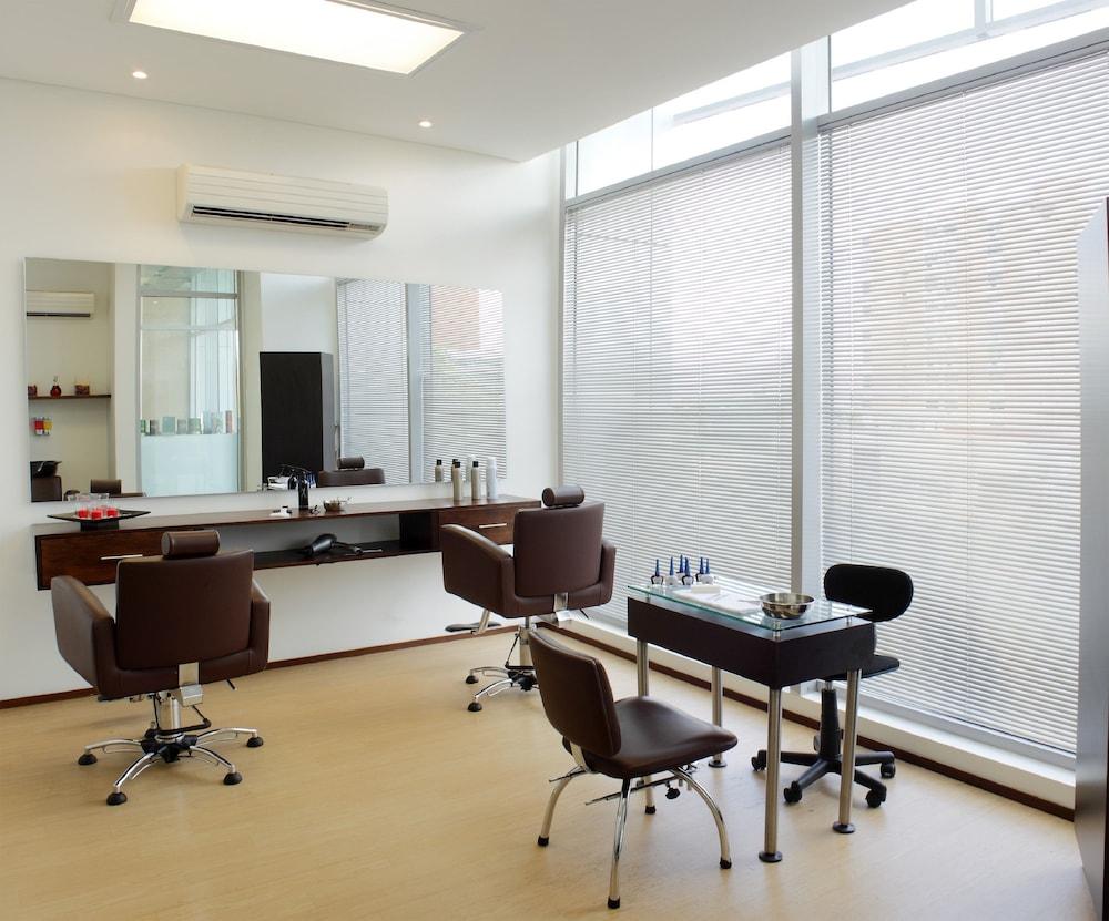 Estelar Alto Prado Барранкилья Экстерьер фото A salon in Mexico City