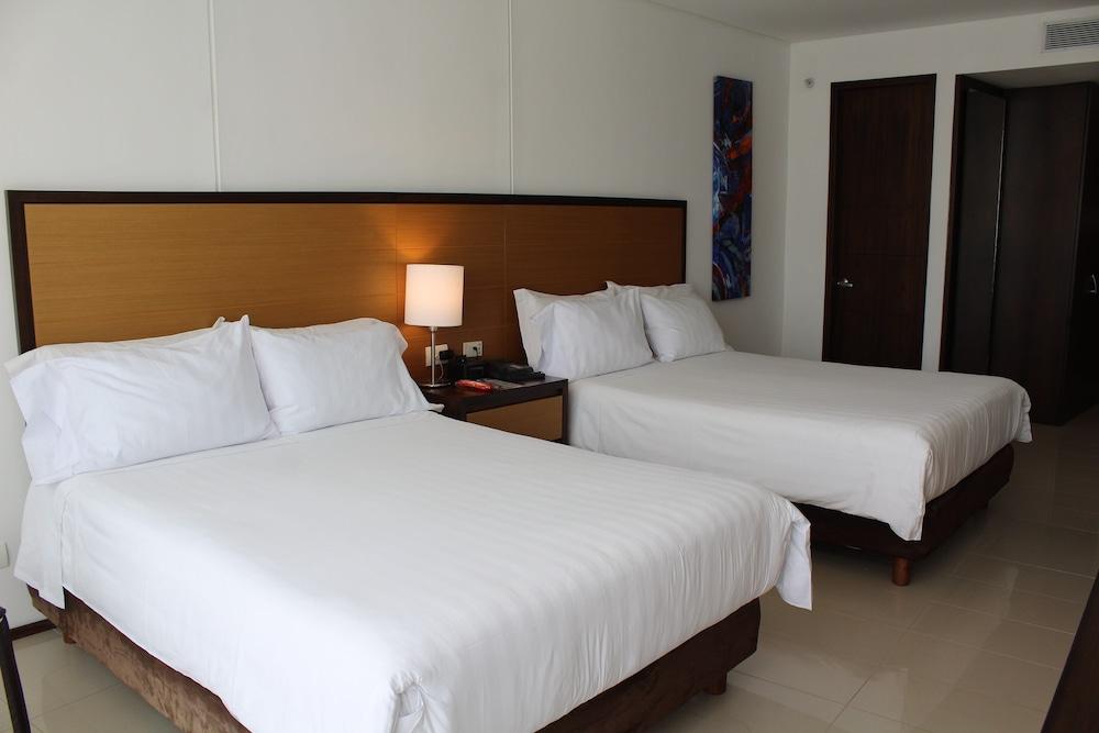 Estelar Alto Prado Барранкилья Экстерьер фото A room at the hotel