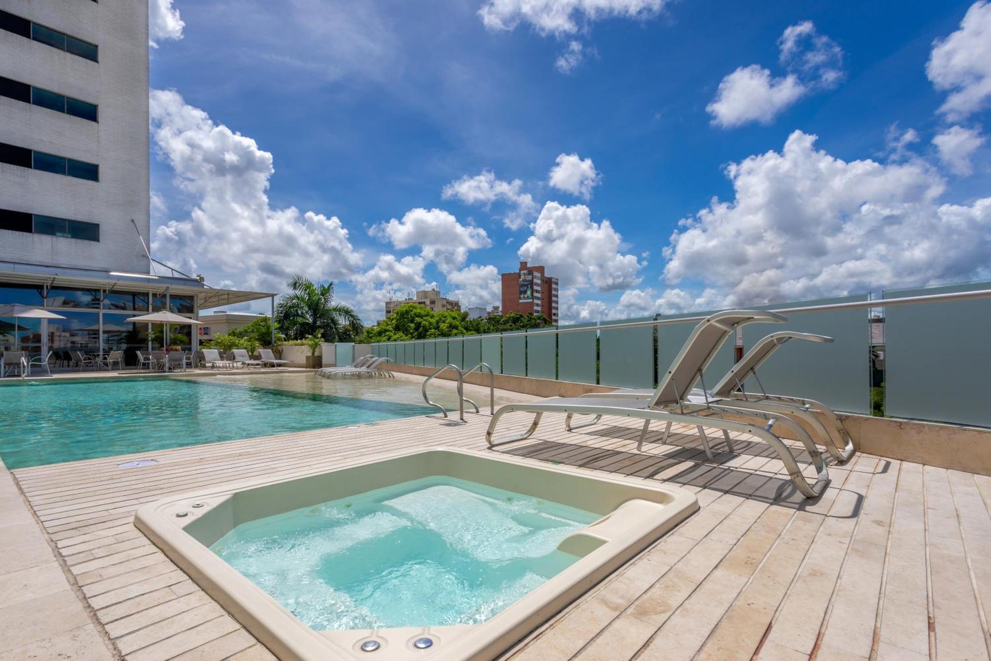 Estelar Alto Prado Барранкилья Экстерьер фото Rooftop pool