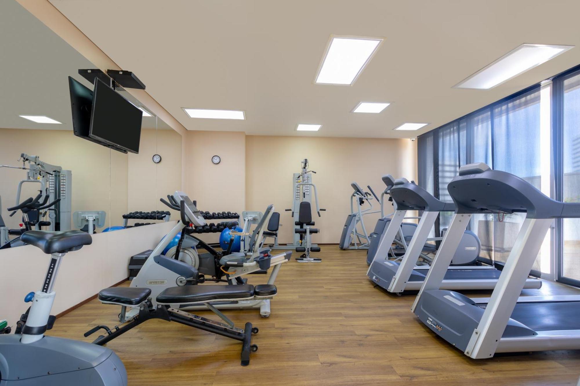 Estelar Alto Prado Барранкилья Экстерьер фото The gym at the hotel
