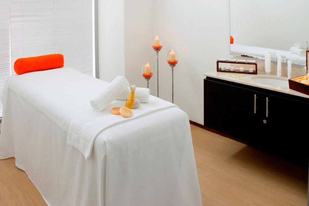 Estelar Alto Prado Барранкилья Экстерьер фото A massage bed